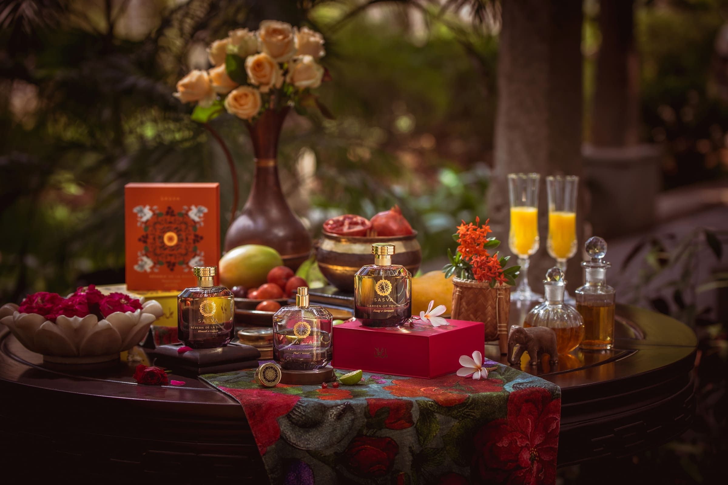 aromaty indii ot sandala do pachuli puteshestvie v mir pryanostey i duhov