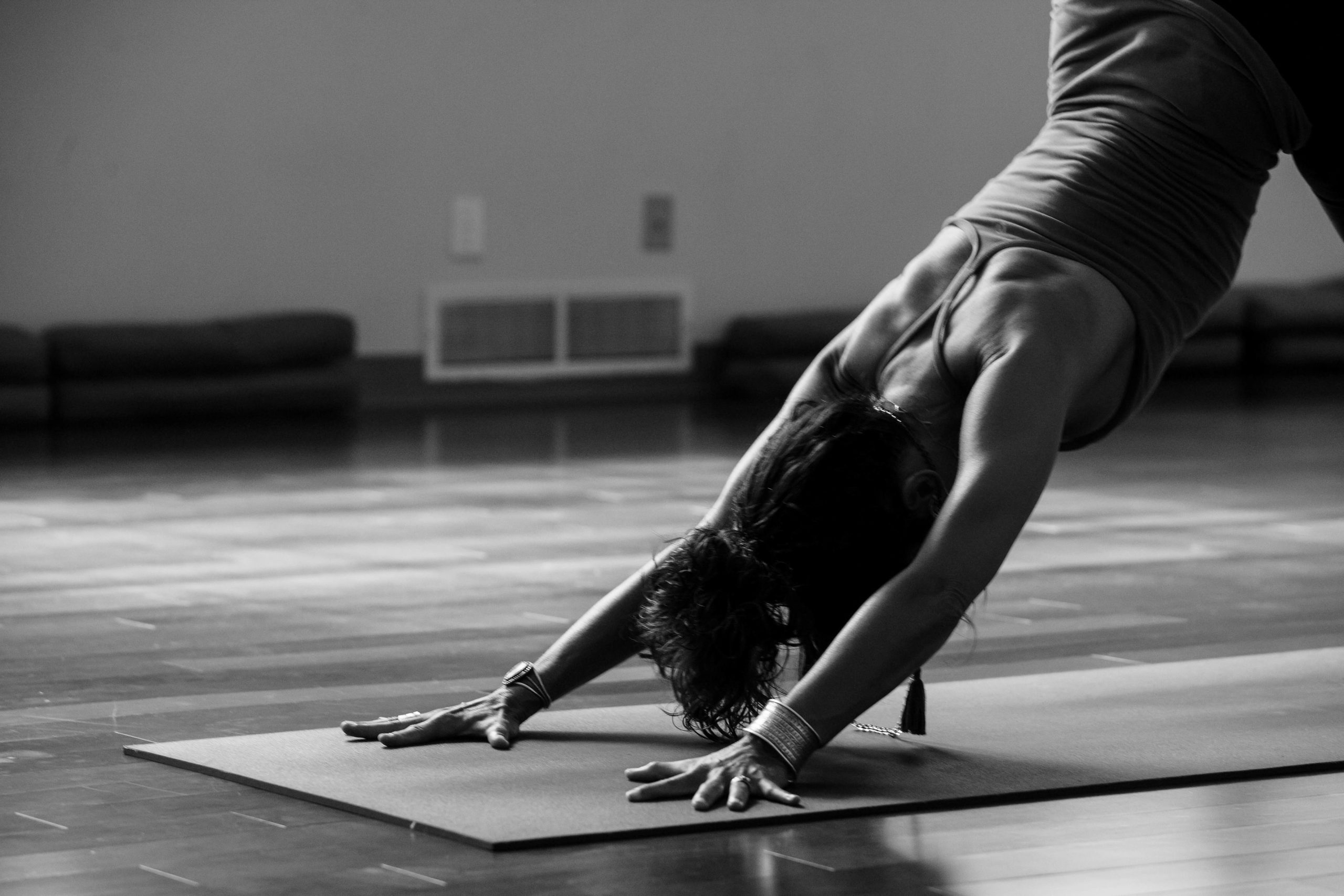 yoga i sovremennaya meditsina dokazatelnaya baza effektivnosti scaled